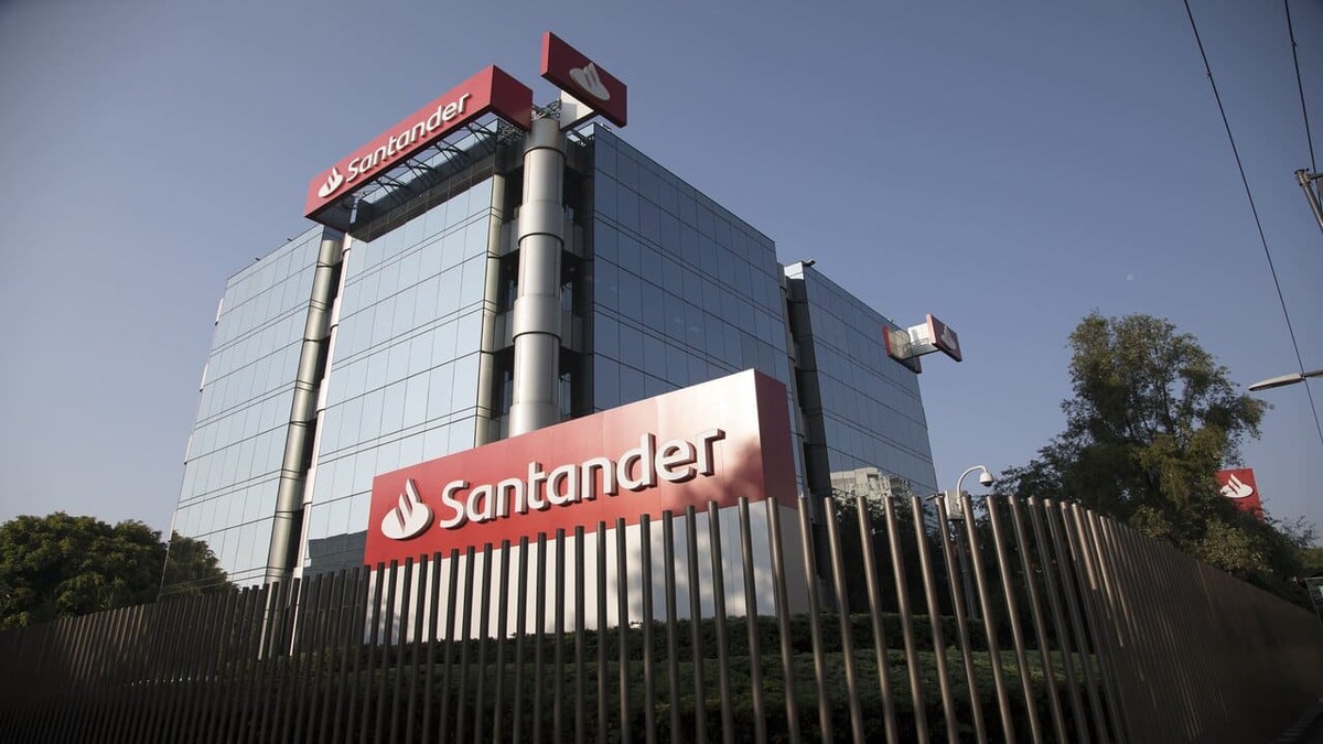 Becas líderes en desarrollo Santander FUNED