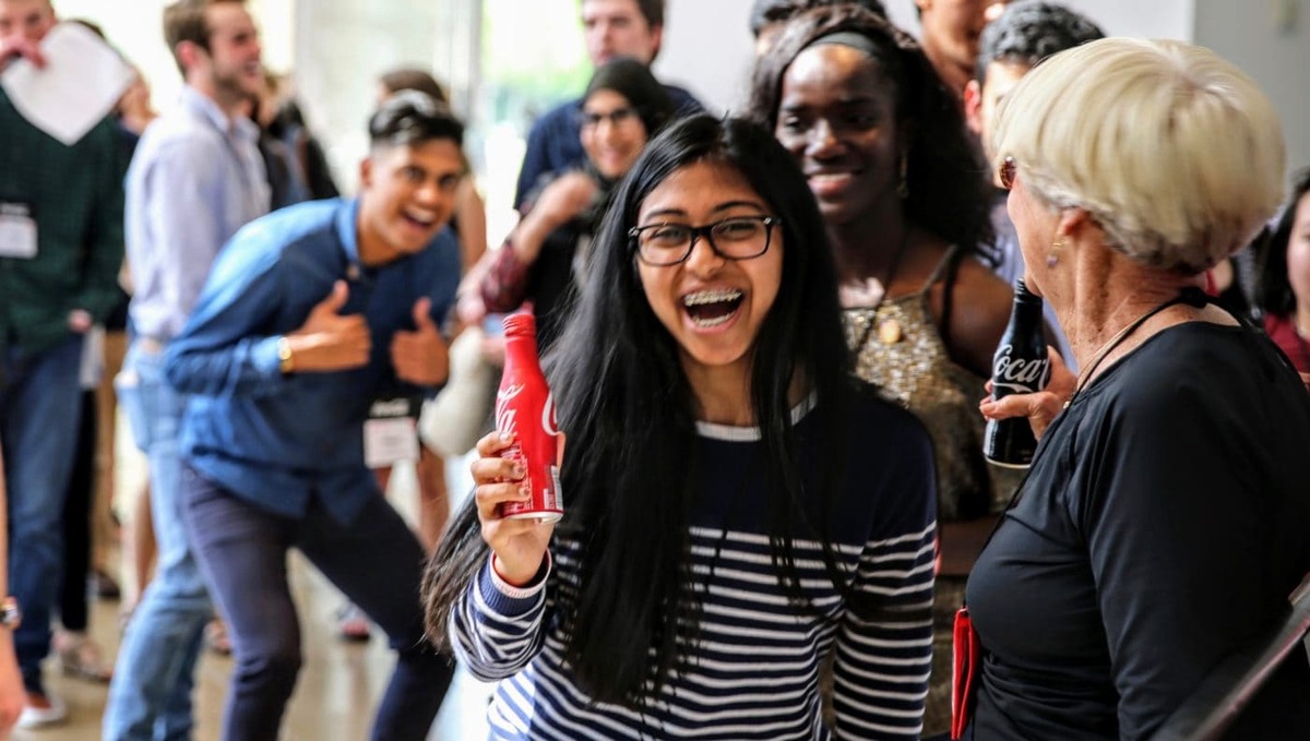 Las Becas Coca-Cola: Promoviendo el éxito estudiantil