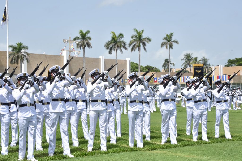 rifles-Escuela-Naval-Militar